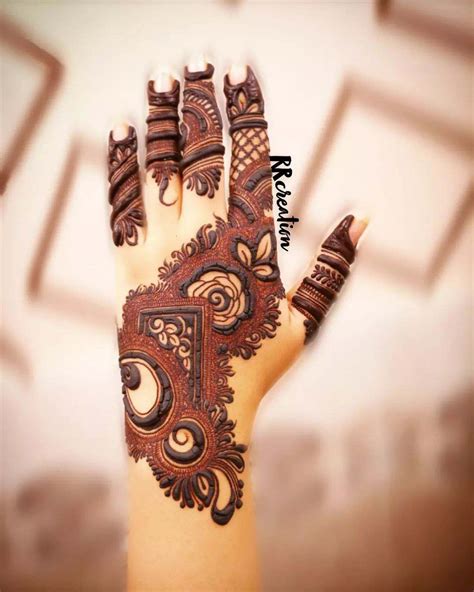 red colour mehndi design