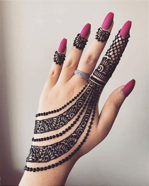 simple girl mehndi design