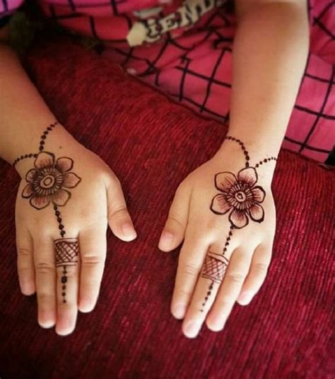 small baby mehndi design