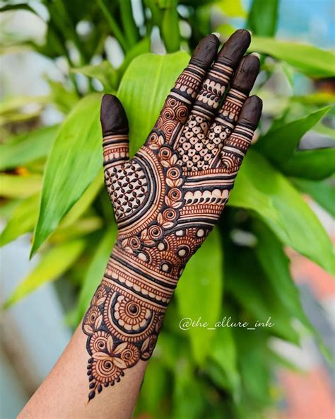mehndi design for girl hand