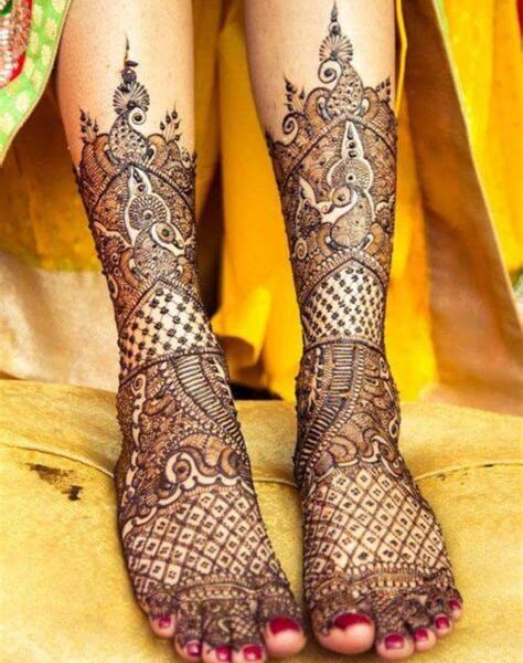 mehndi design in leg simple