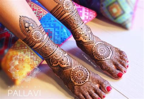 simple leg mehndi design images