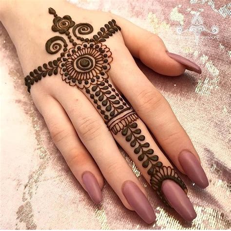 simple hathphool mehndi design