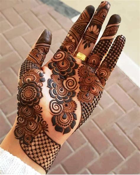 mehndi design bel front hand