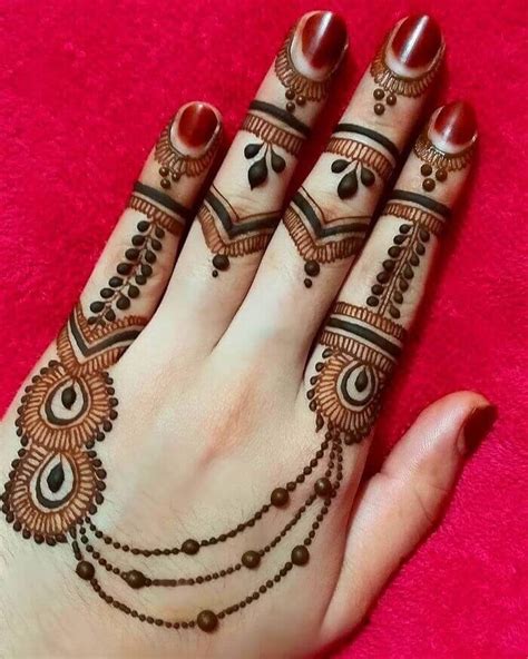 stylish instagram mehndi design