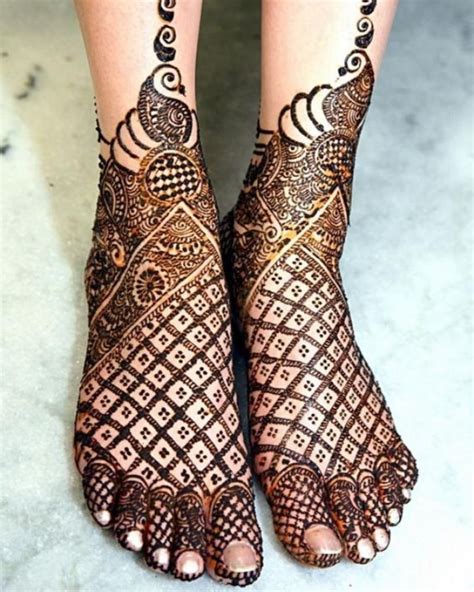 mehndi designs for legs side