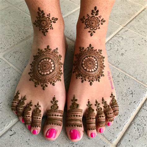 mehndi leg design simple