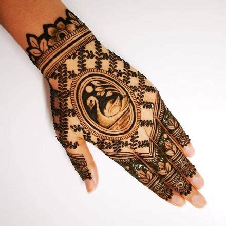 swan mehndi design