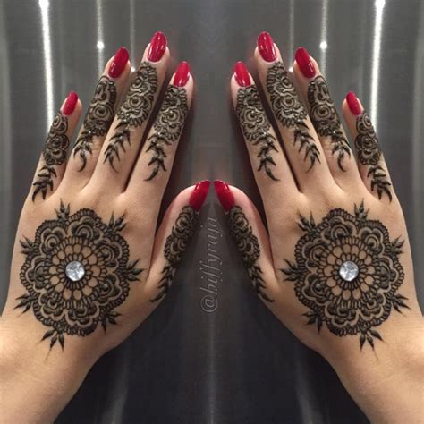 latest stylish arabic mehndi design