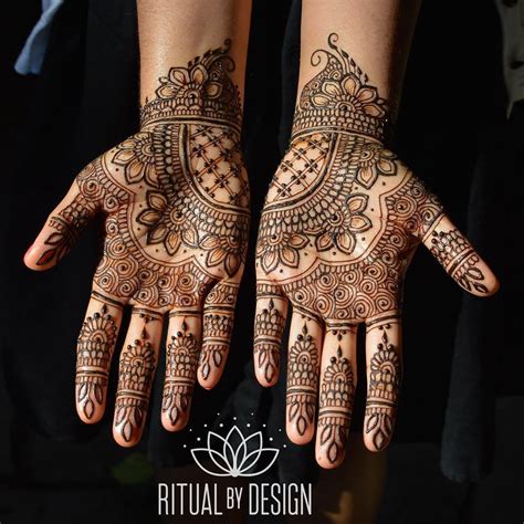 mehndi design with bud