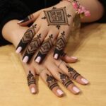 square shape mehndi design