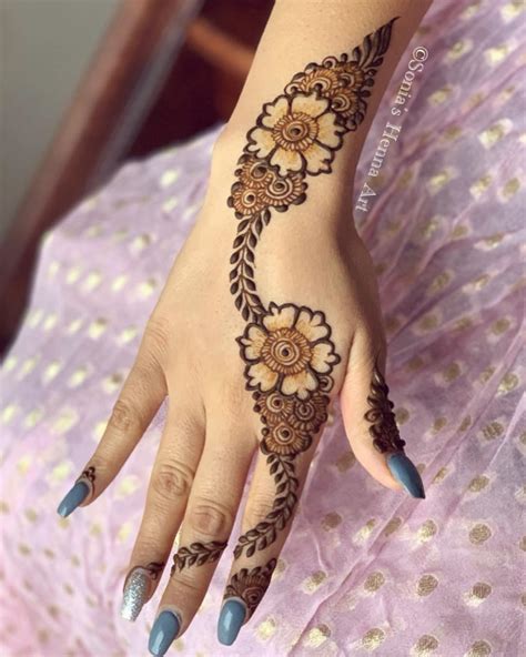 new girl mehndi design