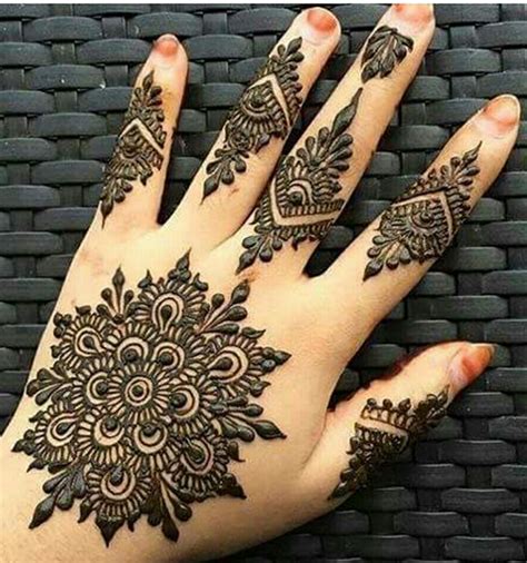 simple mehndi designs circle