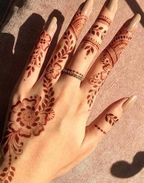 simple one side mehndi design