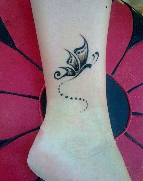easy butterfly mehndi design