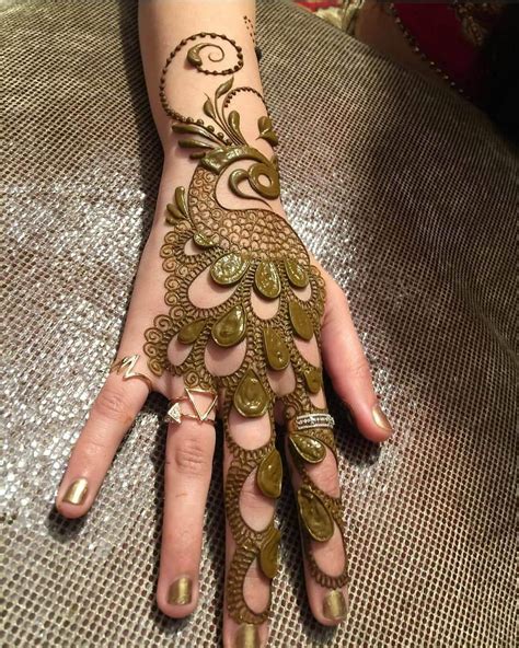 mehndi design peacock feather