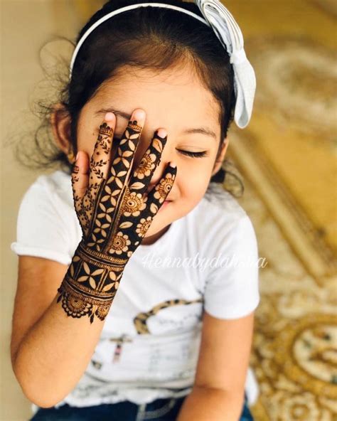 simple mehndi designs for girls kids