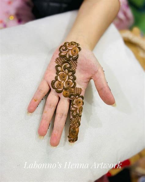 simple bail mehndi design front