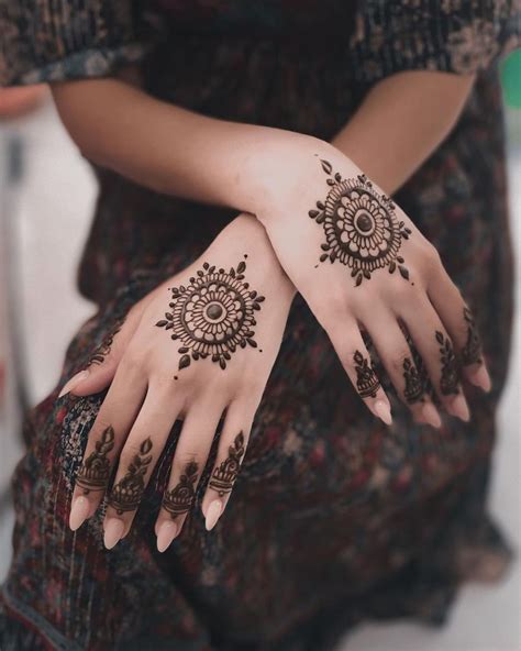 modern stylish mehndi design