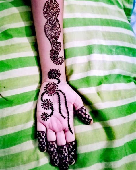 very simple mehndi design photos