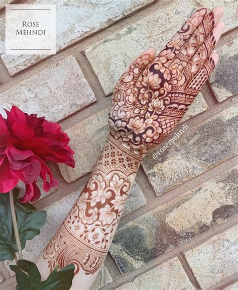 simple lotus mehndi design