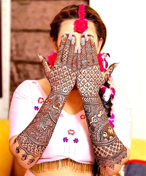 pair mehndi design dulhan