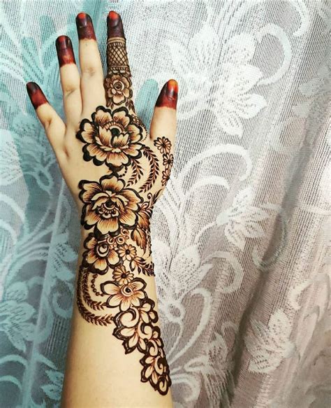 latest mehndi design for diwali