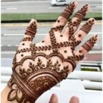 stylish simple mehndi design front