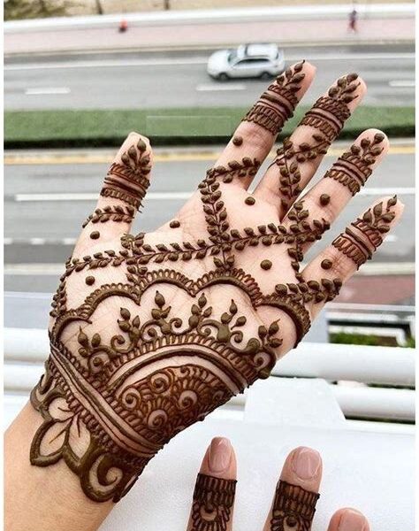 stylish simple mehndi design front