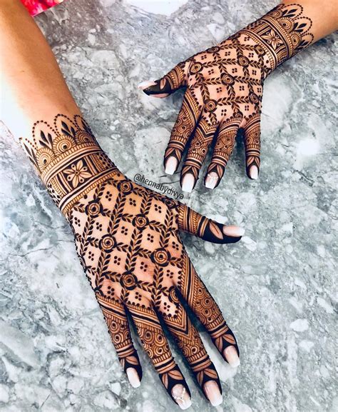 mehndi design simple dulhan