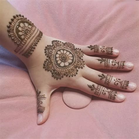 mehndi designs for kids simple