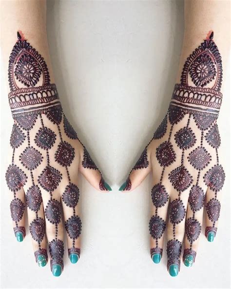 simple pakistani mehndi design