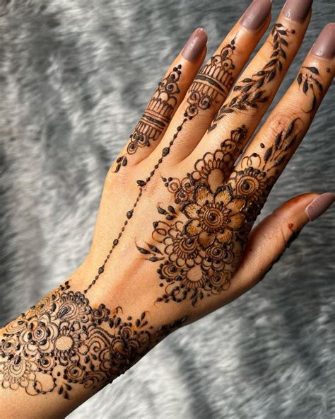 new traditional mehndi designs