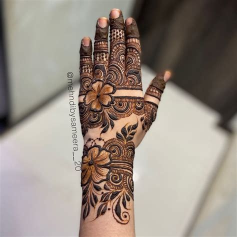 stylish mehndi design new