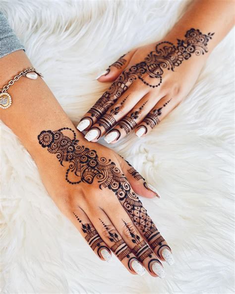 flute mehndi design