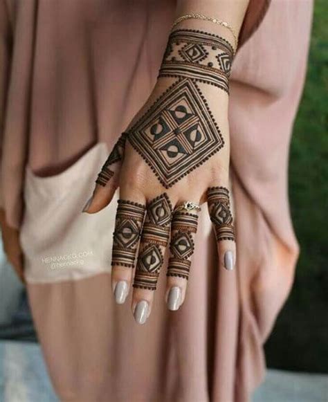 mehndi design bracelet style