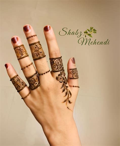 modern simple mehndi designs