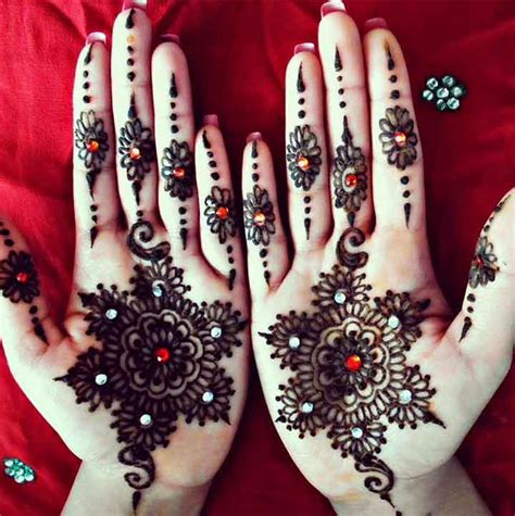 mehndi design black and red