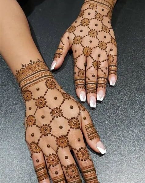 thin hand mehndi design