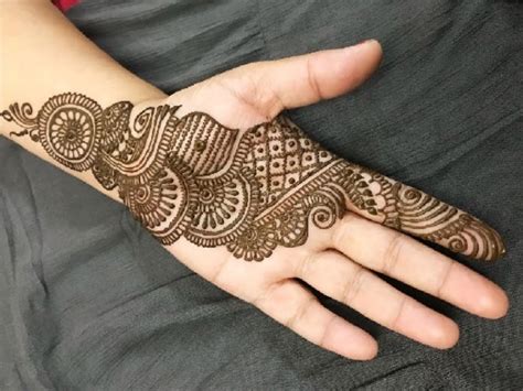 mehndi piche ka design