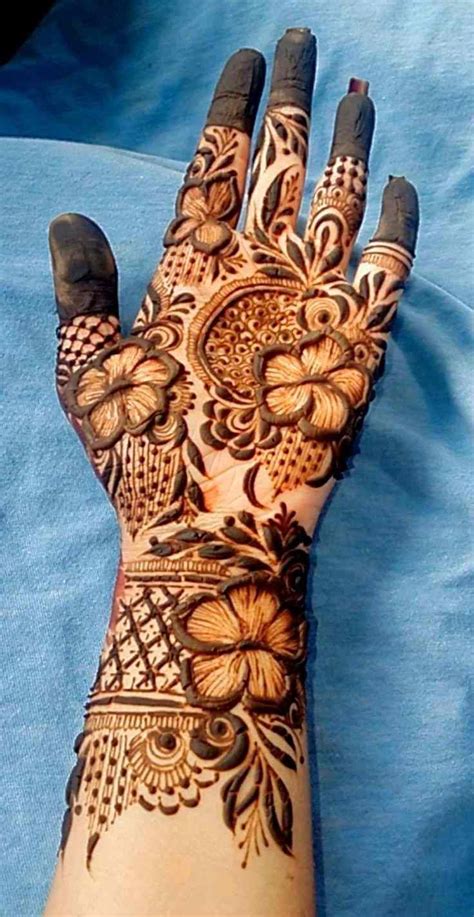 simple rose mehndi design