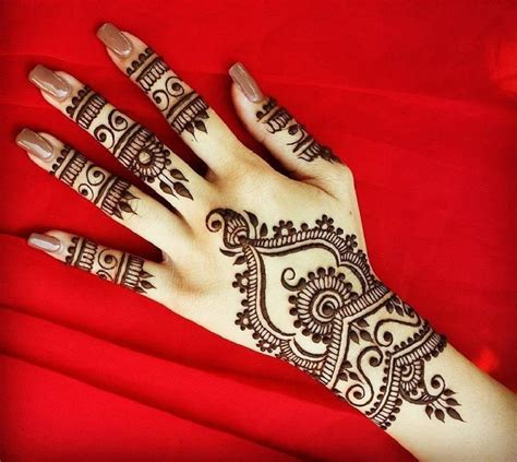 simple mehndi design back side hand