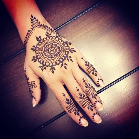 mehndi design simple indian