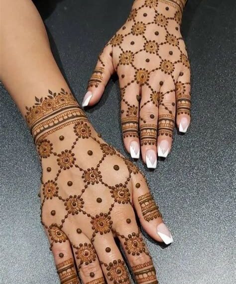 15 august mehndi design