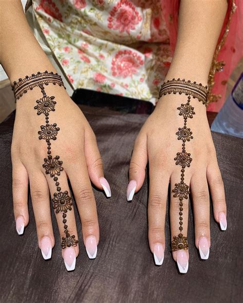 simple and fast mehndi design