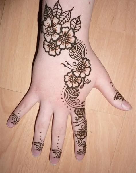 mehndi designs for children’s hand