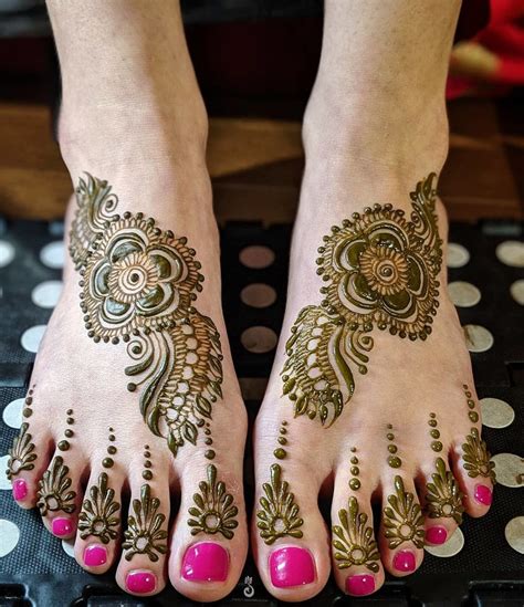 pair ki mehndi design simple