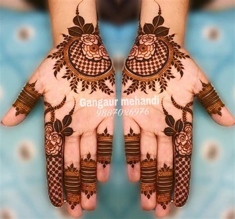 short mehndi design for front hand