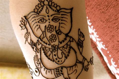 lord ganesha mehndi designs