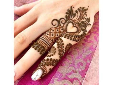mehndi heart design simple